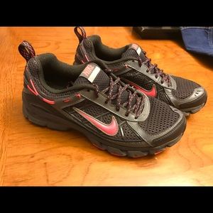 Women Nike Tennis Shoes